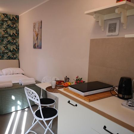 Marilor Apartments Catania Bagian luar foto