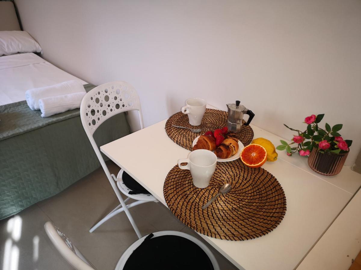 Marilor Apartments Catania Bagian luar foto